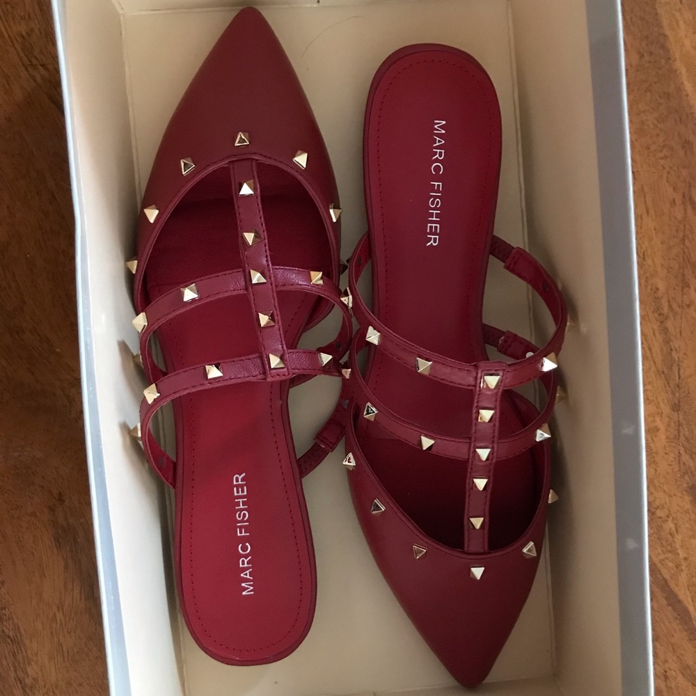 Marc Fisher Amazie red studded flats